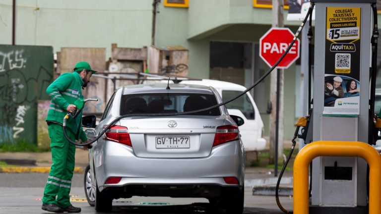 Nueva alza de precios de los combustibles: Cinco estrategias para ahorrar bencina