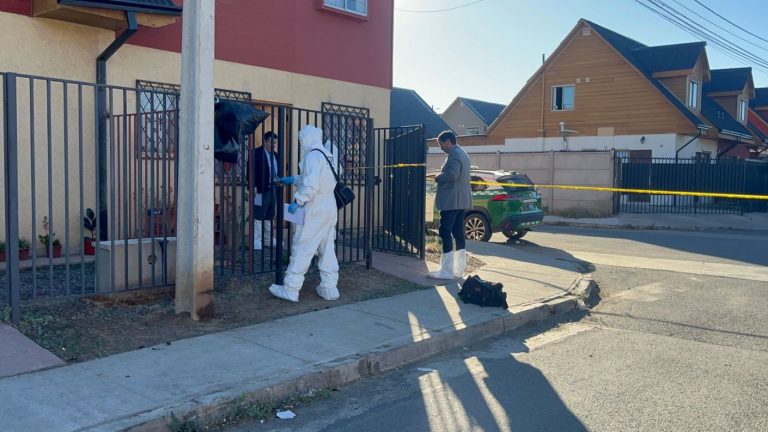 Investigan macabro femicidio: Mujer de 56 años fue asesinada y su pareja fue detenida en Talca