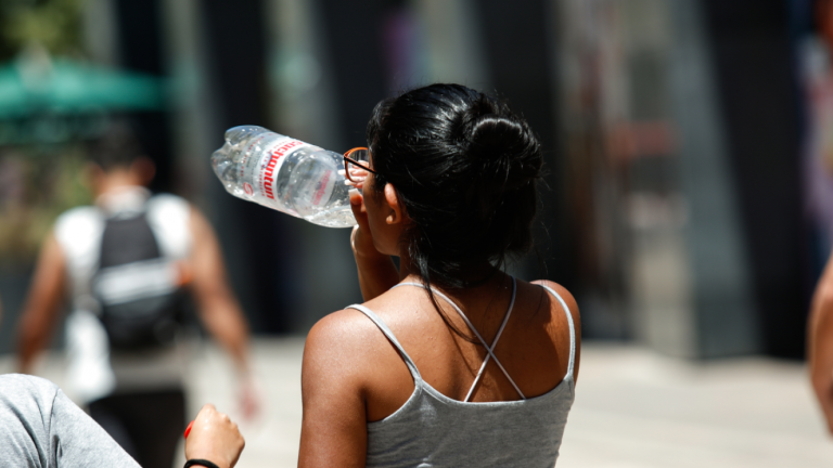 Ola de calor en Santiago: Revisa la temperatura para el fin de semana largo en la RM