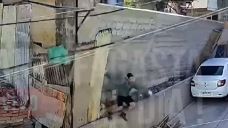 Hombre se salvó de milagro de ser aplastado por un muro en construcción en Antofagasta