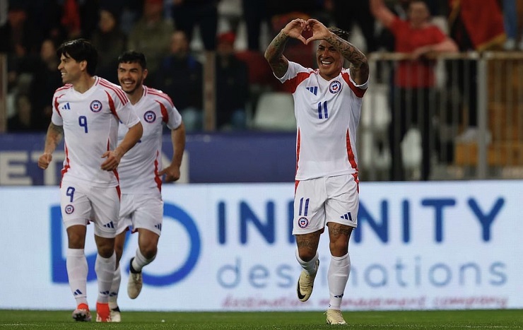Volvieron los abrazos: La Roja tumbó a Albania en un tremendo debut de Ricardo Gareca