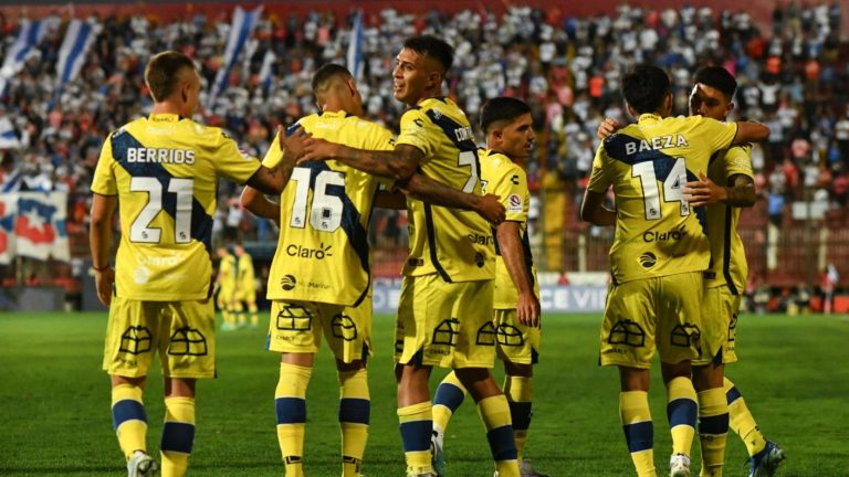 No levanta cabeza: Universidad Católica fue goleada por Everton en el Campeonato Nacional