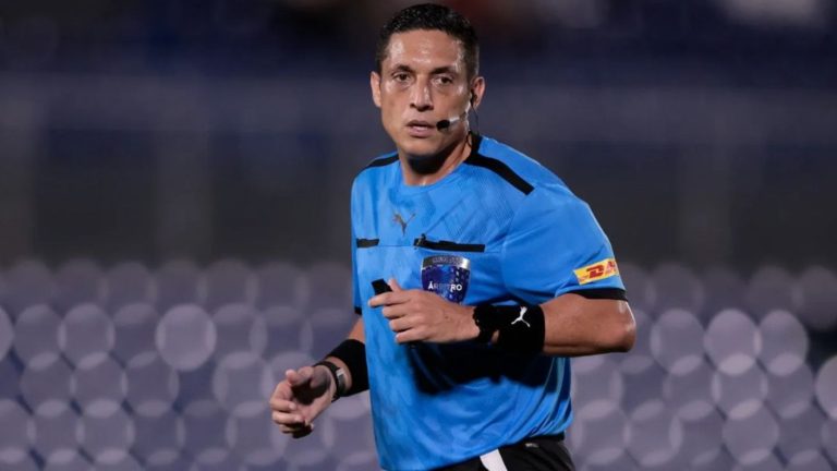 ¿Quién es Jesús Valenzuela, el venezolano que arbitrará el duelo entre Fluminense y Colo Colo?