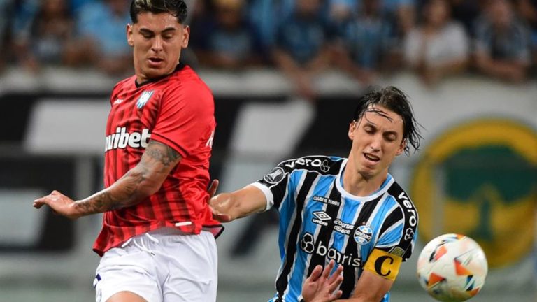 Huachipato consiguió un triunfazo en su visita al Gremio de Brasil por Copa Libertadores