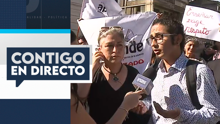 Profesores se manifestaron fuera del municipio de Santiago por malas condiciones laborales