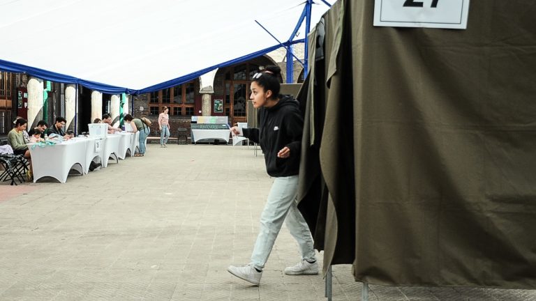 Con primarias: Oficialismo y DC logran acuerdo en 86 comunas de cara a elecciones municipales