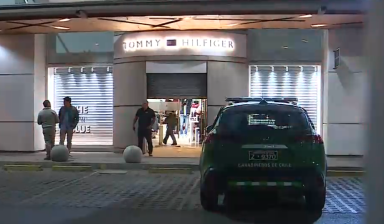 Millonario robo armado afectó a exclusiva tienda en mall Buenaventura en Quilicura