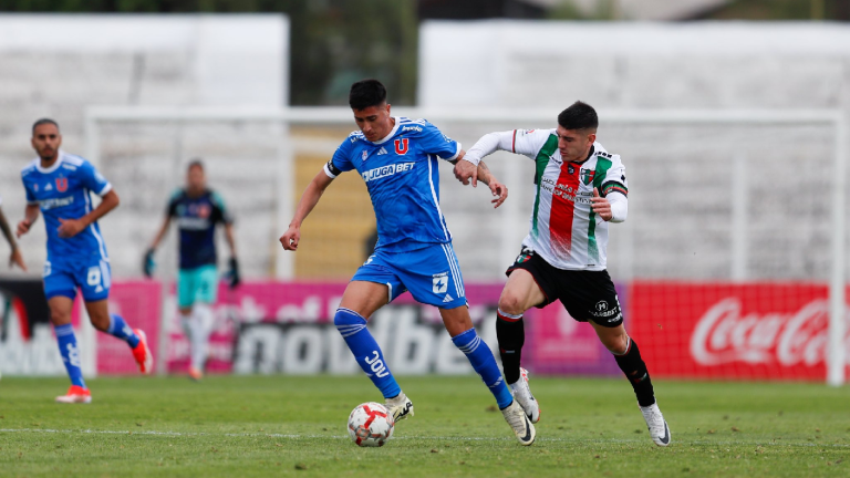 La U empató en un disputado partido ante Palestino pero se mantiene como líder