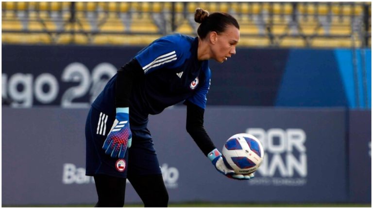 Una ensalada y un homenaje: Revelan los motivos por los que Christiane Endler habría renunciado a La Roja
