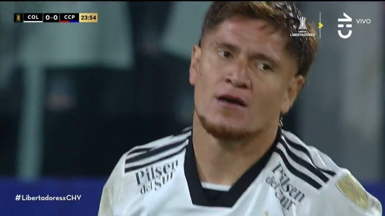 ¡La tuvo Leo Gil! Revisa el ataque de Colo Colo que casi termina en la apertura de la cuenta ante Cerro Porteño