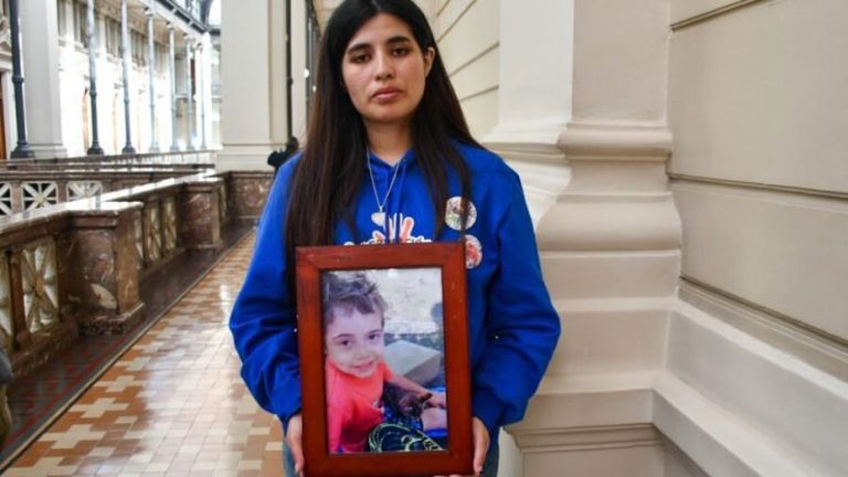 Madre de Tomás Bravo lanzó grave acusación contra abogado del padre de su hijo: “Tengo mucha rabia”