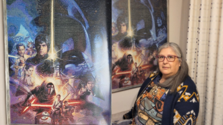 Chilena replicó afiche de Star Wars con increíble bordado: Fue su terapia para sobrellevar cáncer