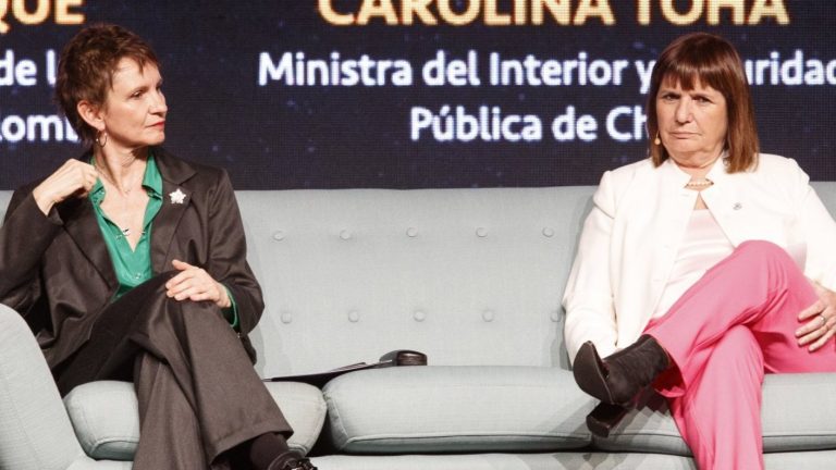 Empresas y vuelos sospechosos: Qué dice el informe sobre Hezbolá en Chile entregado a ministra Tohá