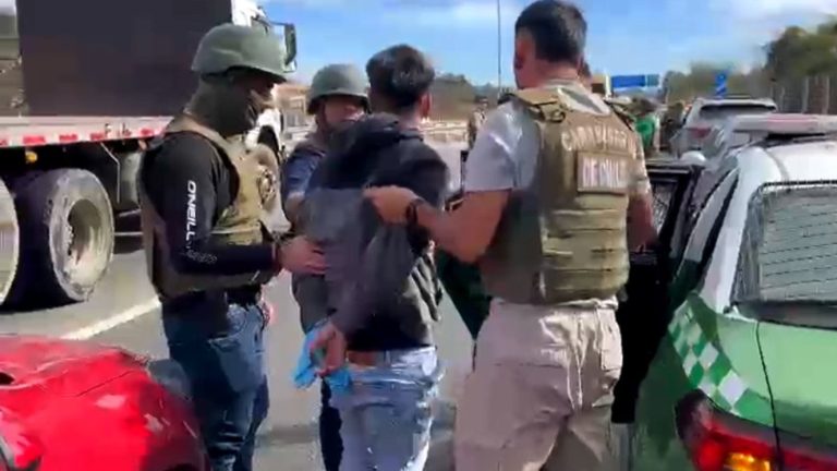 Menores de edad fueron detenidos por robo con intimidación en Concón: Uno resultó herido por Carabineros