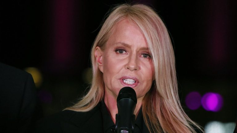 Cecilia Bolocco expresó frustración en redes tras homicidio de carabineros en Cañete