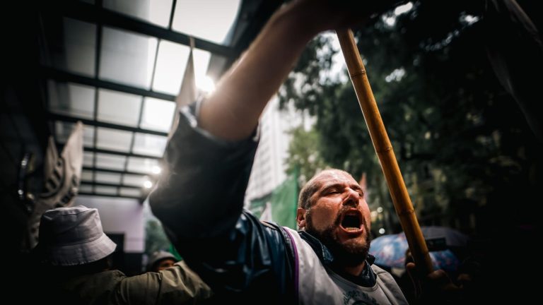 Protestas en Argentina por despidos masivos del gobierno de Javier Milei en el sector público