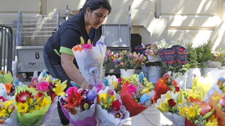 Bonos exclusivos para mujeres en abril: Los requisitos para cobrar hasta $250 mil
