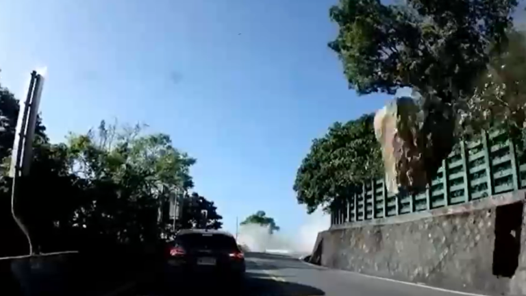 Conductor se salvó de milagro de ser aplastado por roca gigante durante terremoto en Taiwán