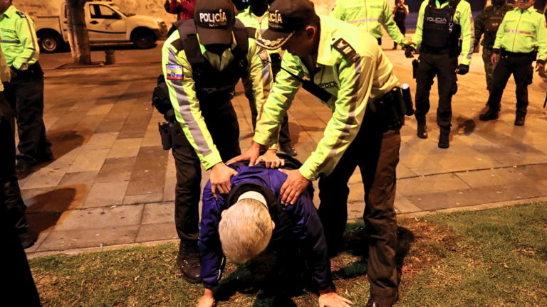 Policia de Ecuador irrumpe en embajada de México y detiene a ex vicepresidente Glas tras recibir asilo político