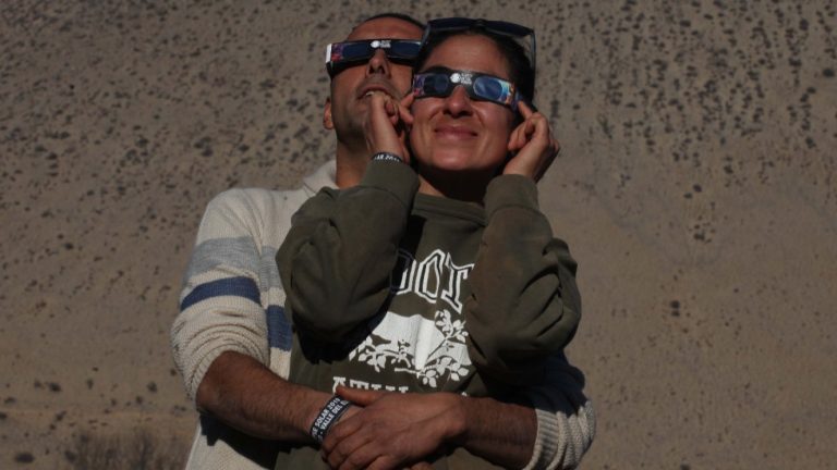 ¿Una señal divina? Próximo eclipse en Chile podrá ser visto en Fiestas Patrias