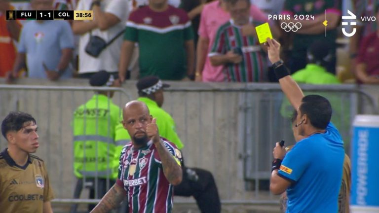 Voló hasta una canillera: La durísima falta de Felipe Melo a Marcos Bolados que le costó la amarilla