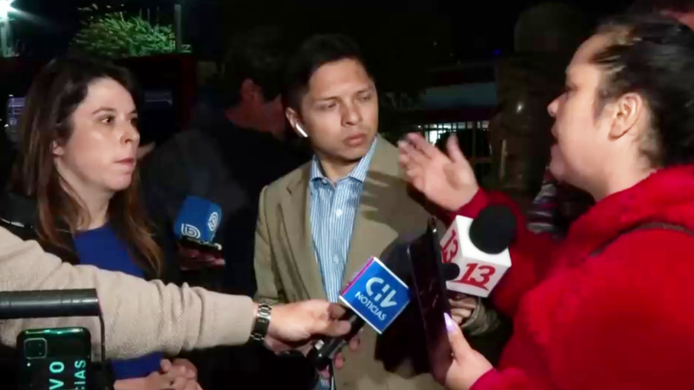 Vecina increpó a autoridades tras muerte de carabinero en Quinta Normal: 