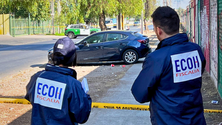Hombre murió baleado al interior de auto en La Cisterna: Hay un segundo lesionado