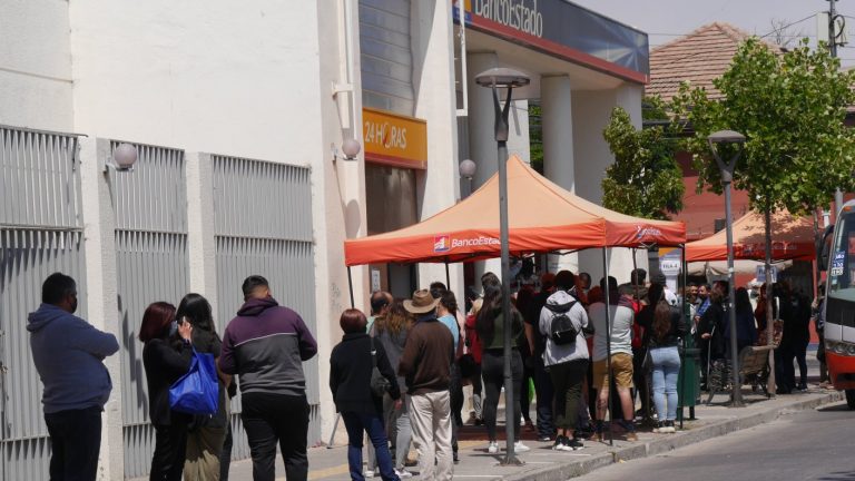 Bono Base Familiar: Cómo cobrarlo si no tienes Cuenta RUT