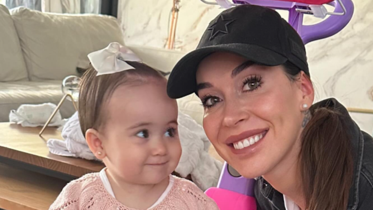 Vale Roth atraviesa complejo momento familiar por enfermedad congénita de su hija