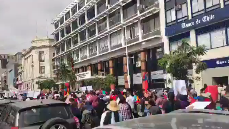 Pobladores realizaron masiva marcha en Antofagasta para regularizar terrenos