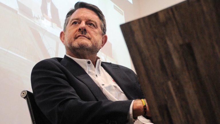 Claudio Orrego propuso 