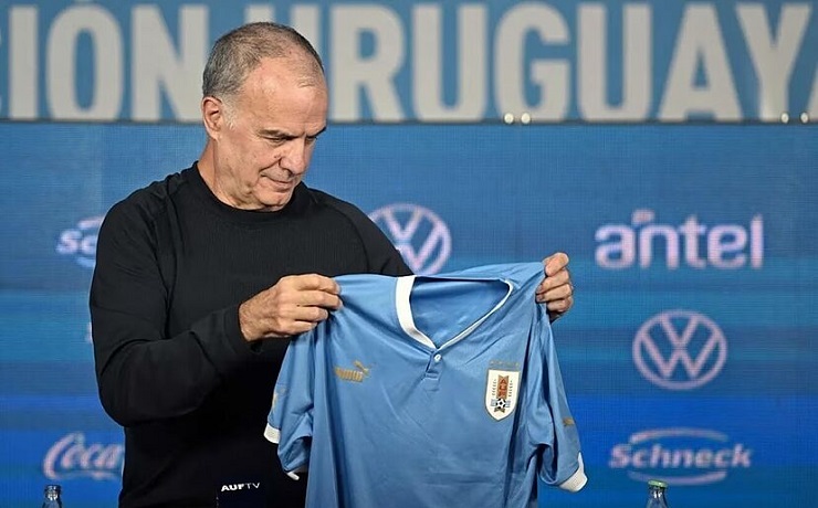 El riguroso estilo Marcelo Bielsa: Histórico de Uruguay renuncia a la selección por diferencias con DT