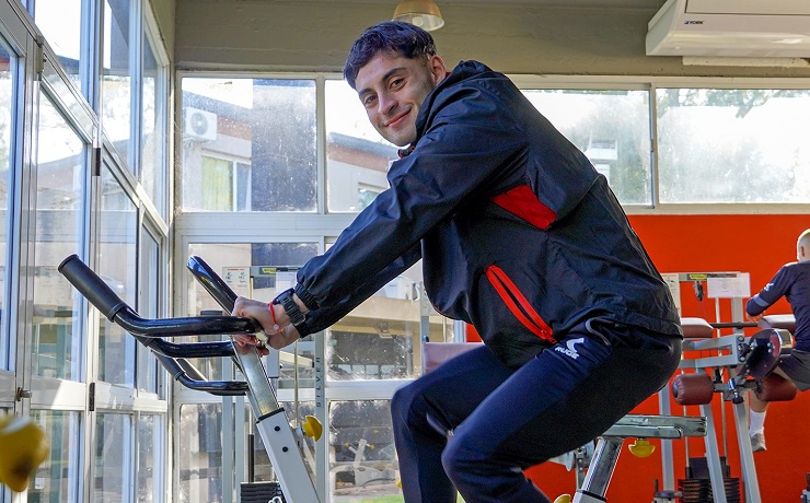 Pura alegría: Javier Altamirano retomó los entrenamientos con Estudiantes de La Plata