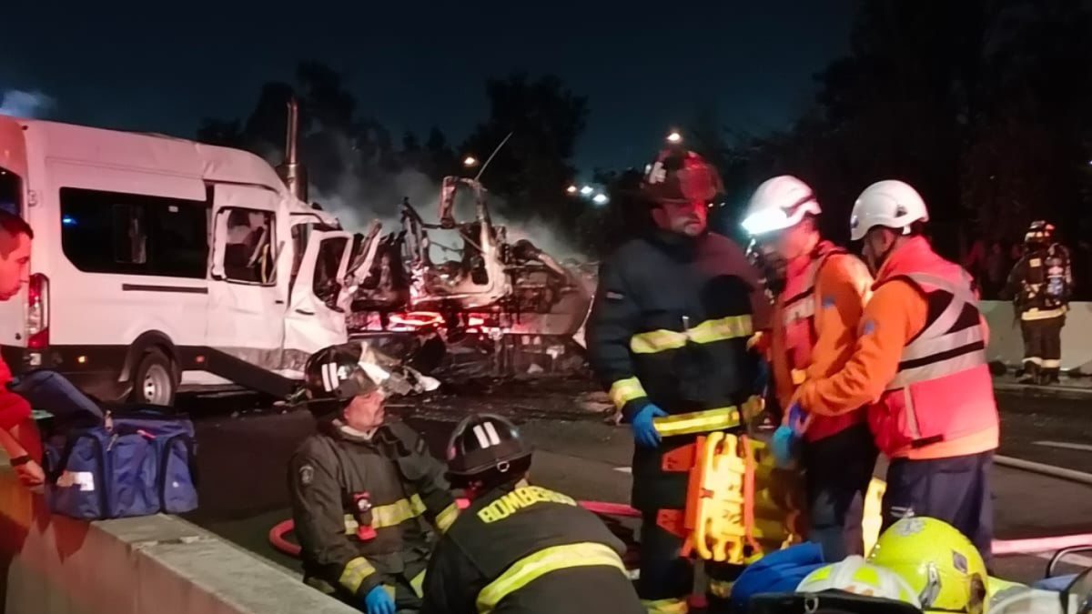 Grave choque entre camión y furgón dejó un muerto y varios heridos en ...