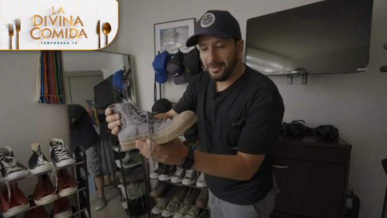 Alcalde Felipe Muñoz mostró su particular colección de zapatillas y su talento oculto