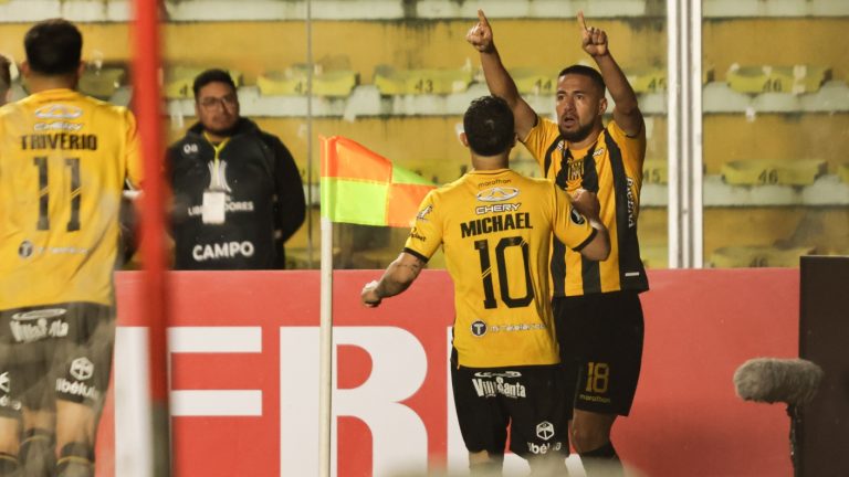 Huachipato perdió su invicto en Copa Libertadores tras ser goleado por The Strongest en La Paz