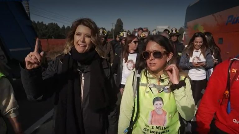 La travesía de Camila Gómez: Acompañamos a la madre que camina por su hijo con distrofia muscular de Duchenne