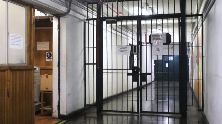 Usaron tarros y baldes para sus necesidades básicas: Acusan condiciones insalubres de reas en cárcel de San Joaquín