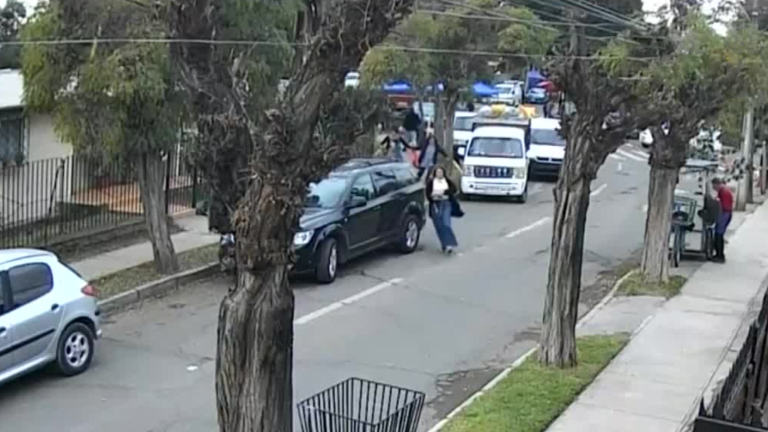 Minutos de terror: El video de la balacera en feria libre de Maipú a plena luz del día