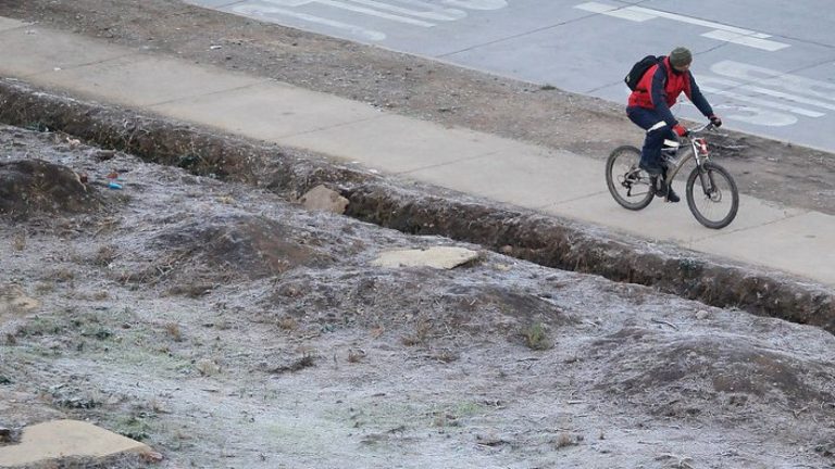 Alerta por frío extremo: Colina, Pirque y Lampa entre las comunas “bajo cero” este miércoles