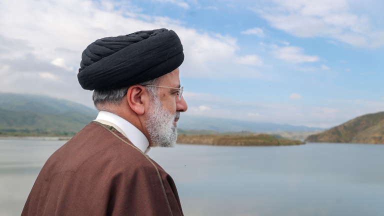 Presidente de Irán se encuentra desaparecido tras “aterrizaje forzoso