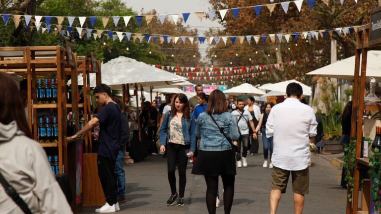 Feriado del 21 de mayo: ¿Cómo funcionará el comercio este martes?