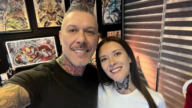 ¿No es real? Revelan supuesto origen del tatuaje de Carla Jara