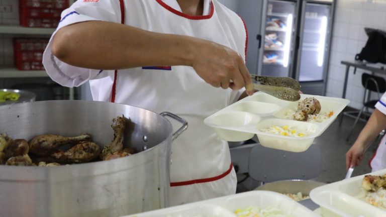 Concepción: Suspenden a funcionario tras “extraños elementos” hallados en comida de hospital