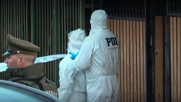 Mujer fue asesinada al interior de su casa en La Pintana: Hija de 14 años fue testigo del crimen