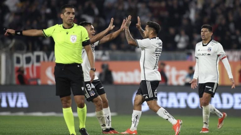 Fanaticada de Colo Colo explota contra Marcos Bolados por fallos ante Fluminense: “Eres profesional”