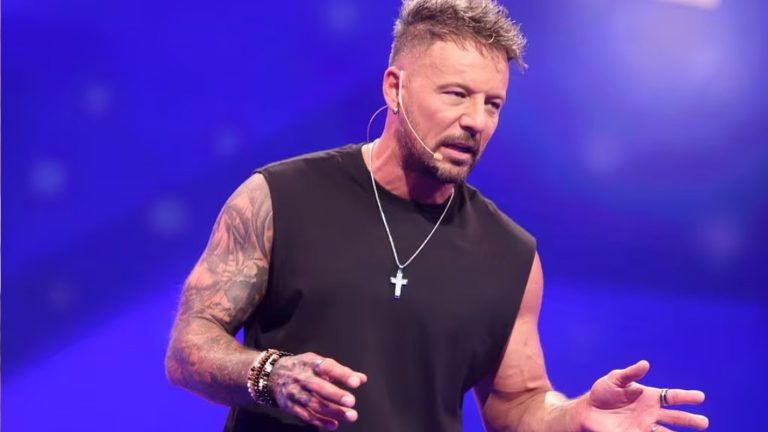 “Feo, pobre, miserable”: Fabricio Vasconcelos arremetió contra periodista tras críticas hacia él y su esposa