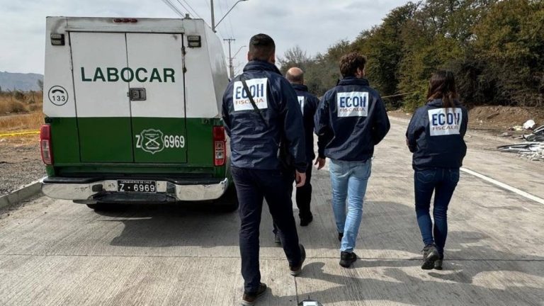 Macabro hallazgo en Renca: Cuerpo incendiado fue encontrado atado de pies y manos