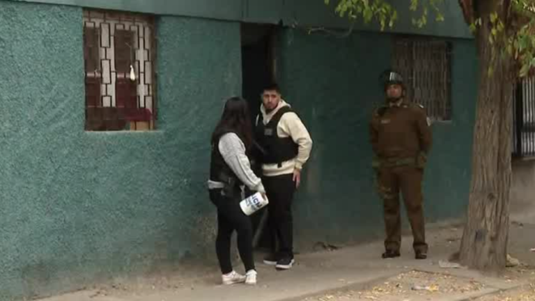 Falsos policías secuestran a pareja en Estación Central: Captores estaban armados