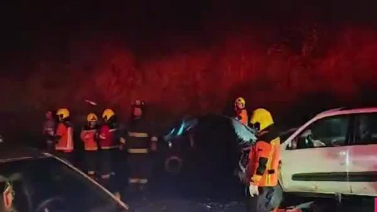 Grave choque frontal entre vehículos particulares dejó tres fallecidos y dos heridos en Cañete